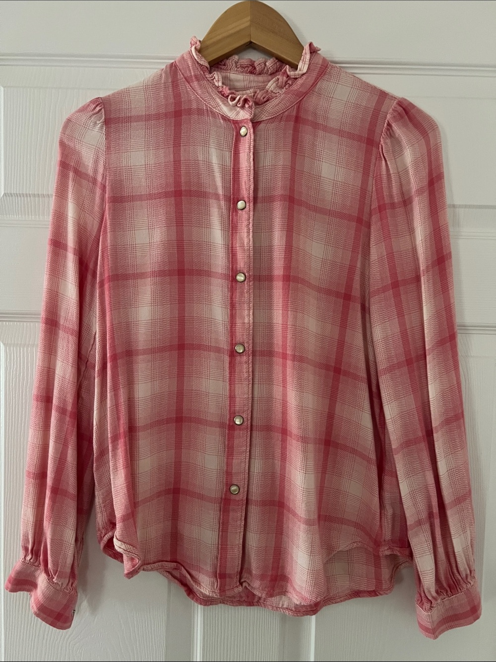 GAP Women’s Pink Plaid Ruffle-Neck Long-Sleeve Button Front Top